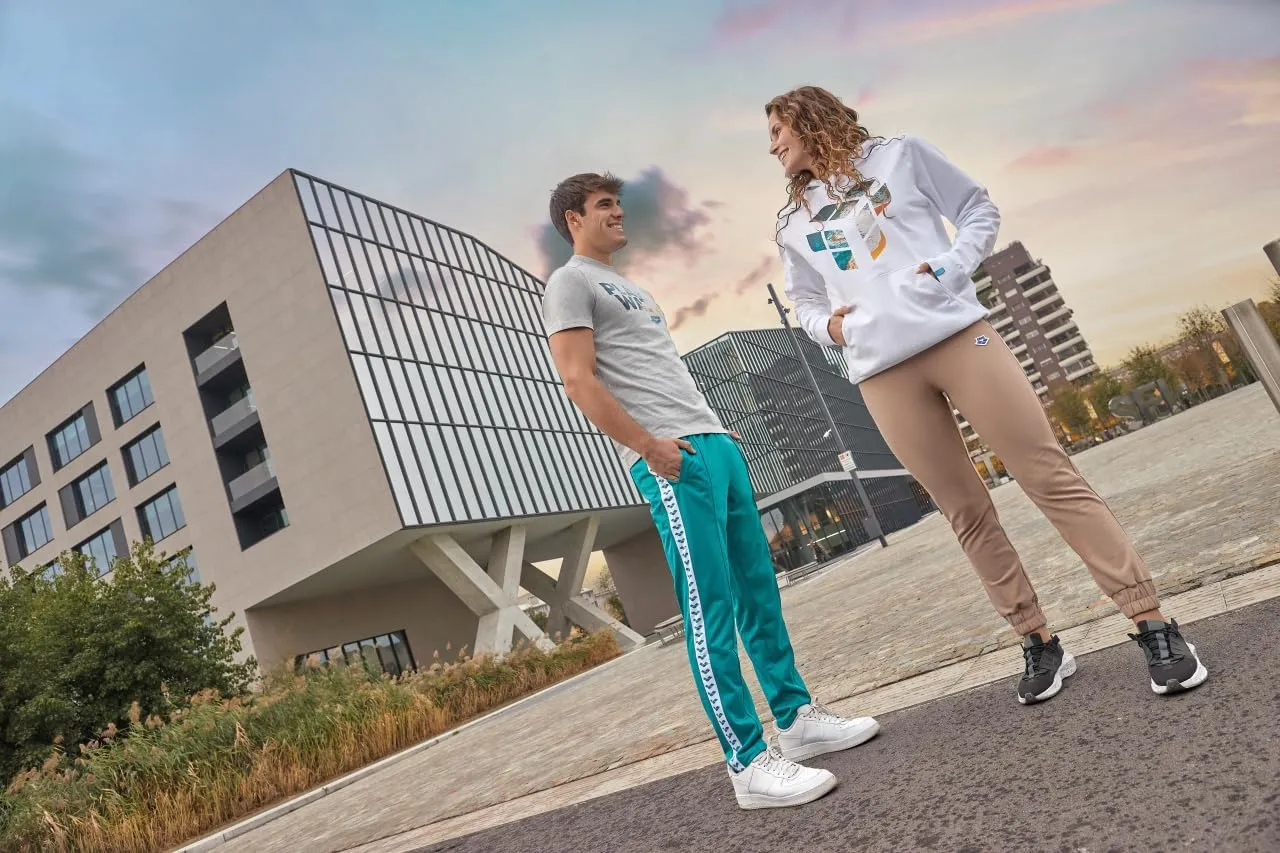 ARENA Unisex Adults Planet Water Cotton Hooded Sweatshirt Mens Womens Long Sleeve Regular Fit Hoodie Active Pullover Top