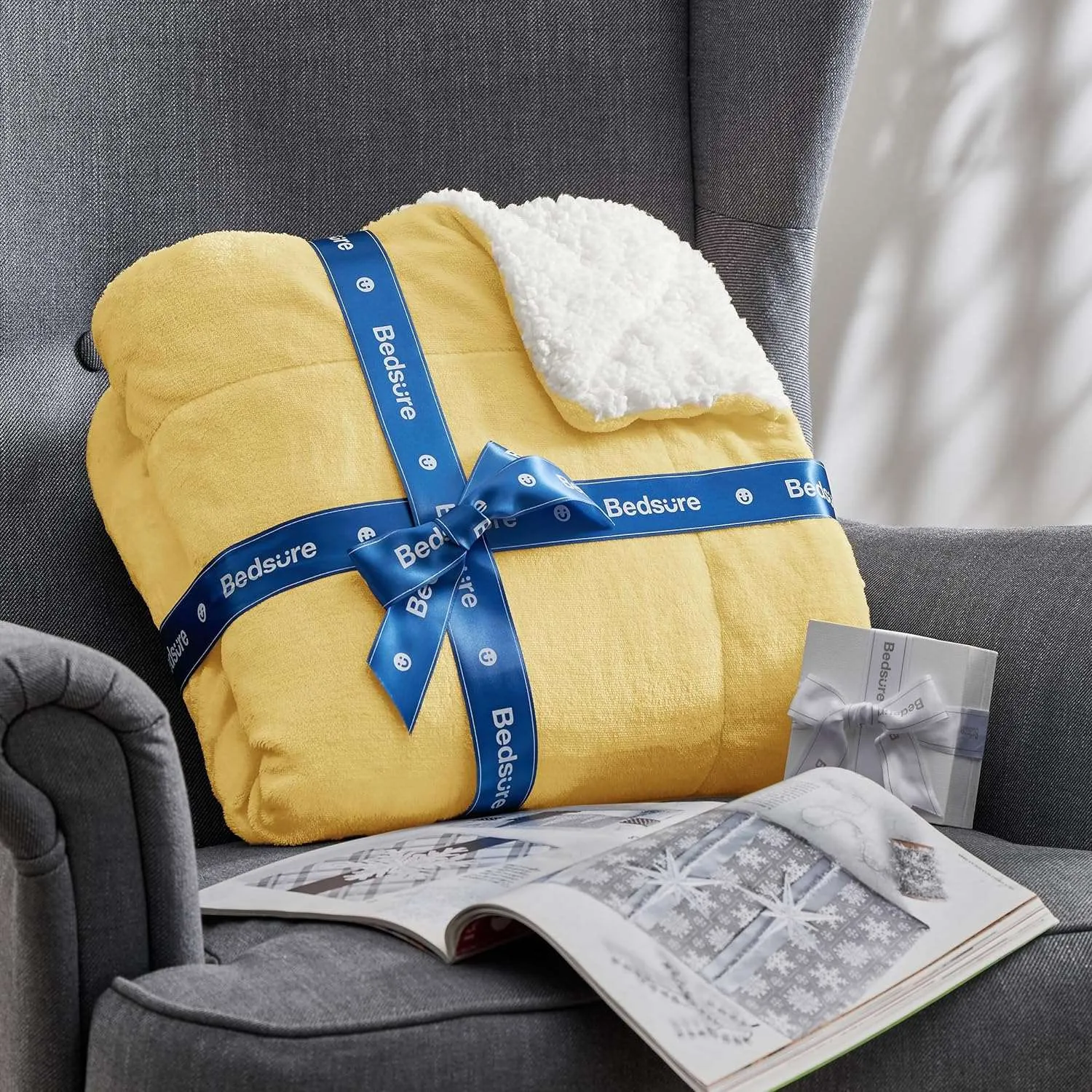 Bedsure Sherpa Fleece Blanket, Thick and Warm Reversible Sofa Throw, Grey