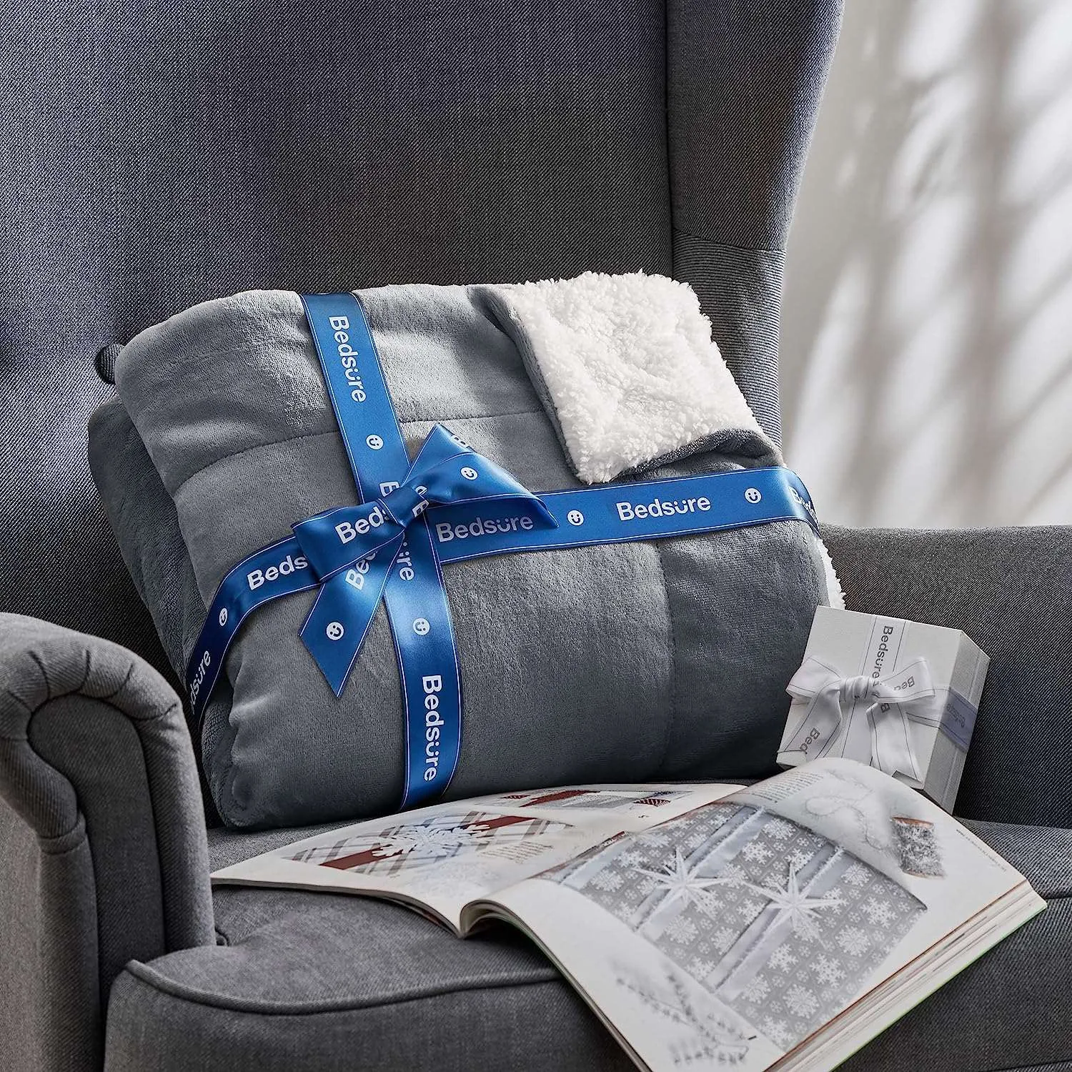 Bedsure Sherpa Fleece Blanket, Thick and Warm Reversible Sofa Throw, Grey