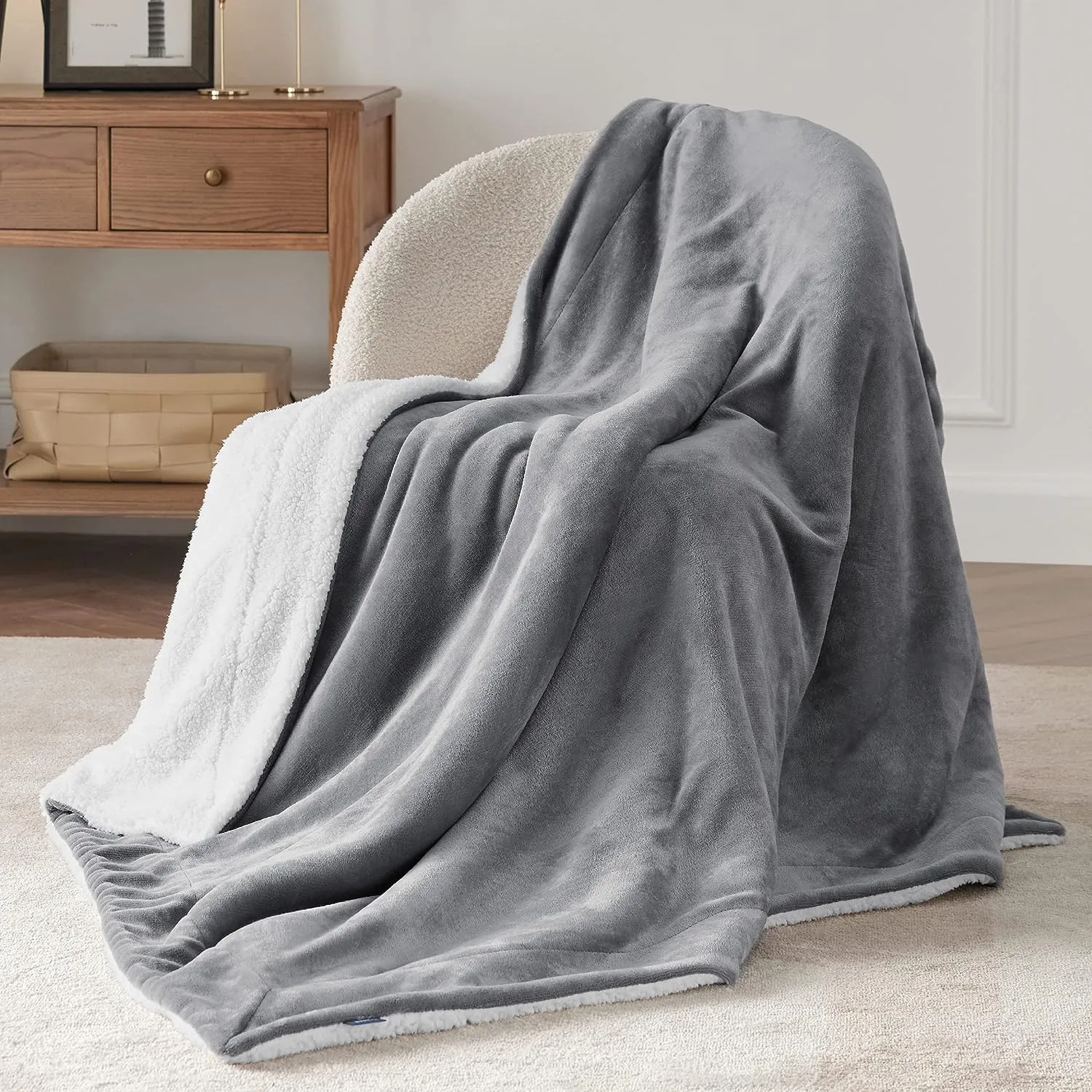 Bedsure Sherpa Fleece Blanket, Thick and Warm Reversible Sofa Throw, Grey