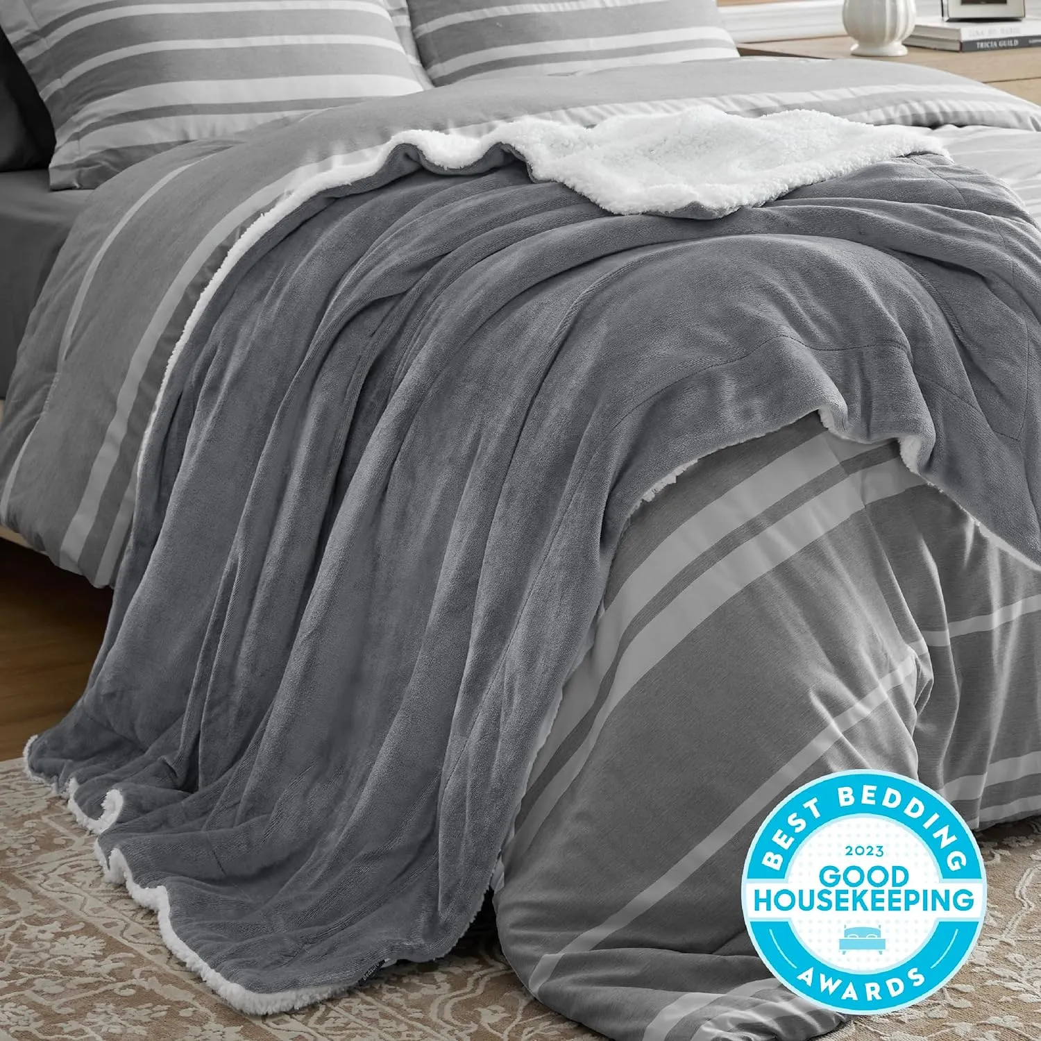 Bedsure Sherpa Fleece Blanket, Thick and Warm Reversible Sofa Throw, Grey