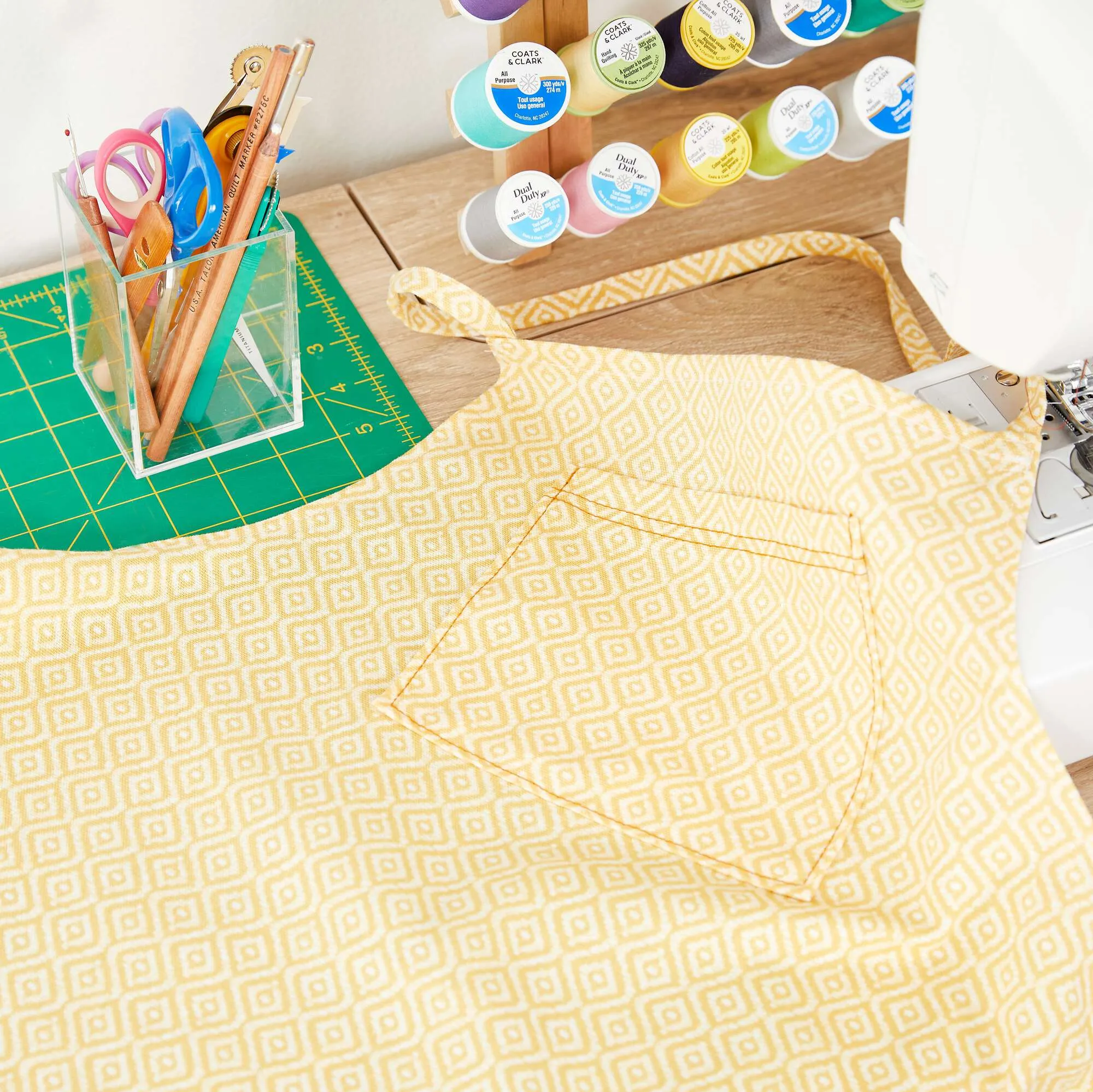 Coats & Clark Sewing Awesome Apron