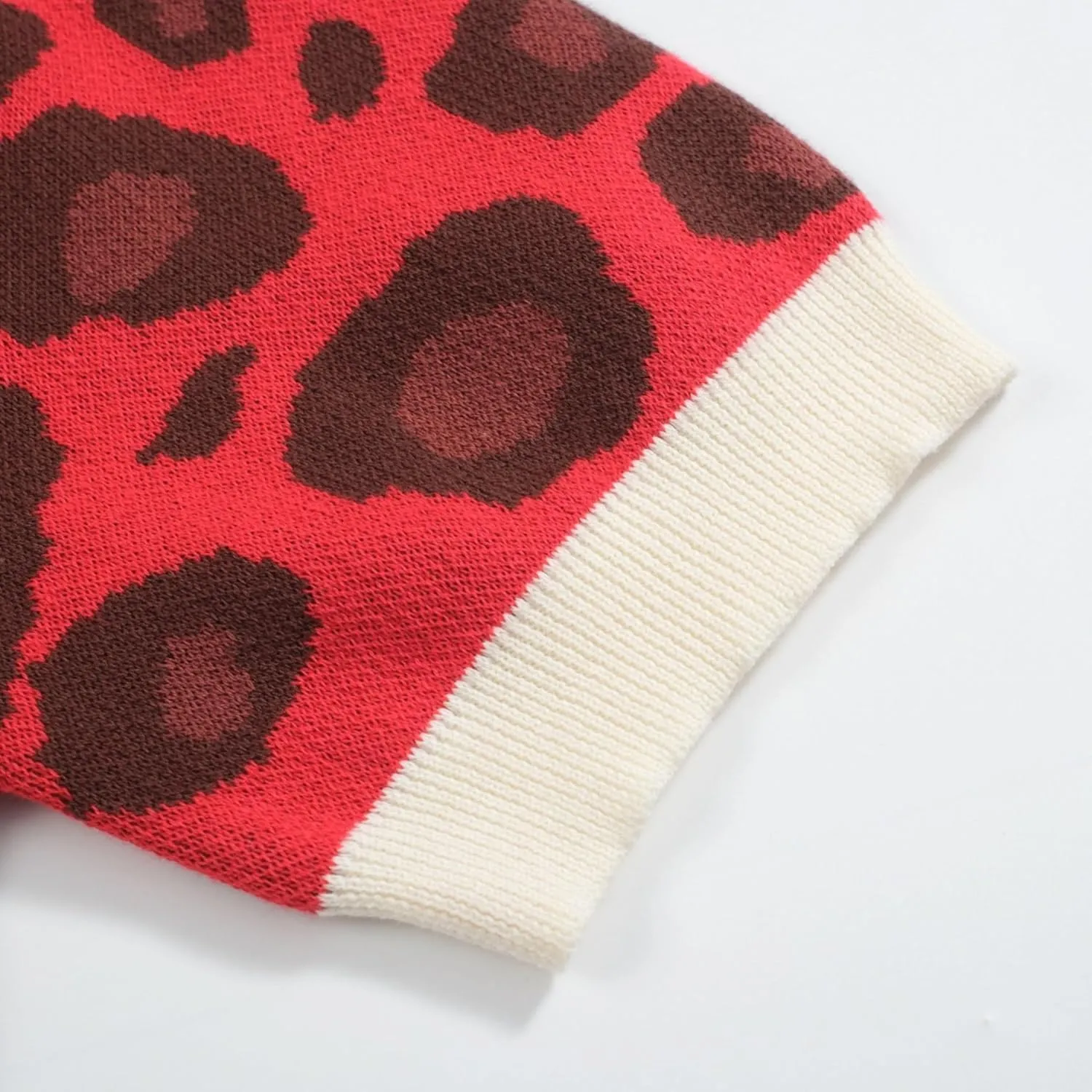 Men's Knitted Vintage Poloshirt, 1960s Mod Style V-Neck Retro Polo Pattern Shirt with Button Red