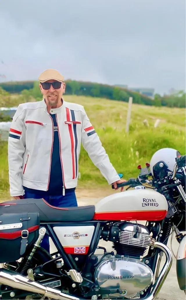 Men's Racing Speed Vintage White Genuine Lambskin Motorcycle Costume Stripe Leather Biker Jacket