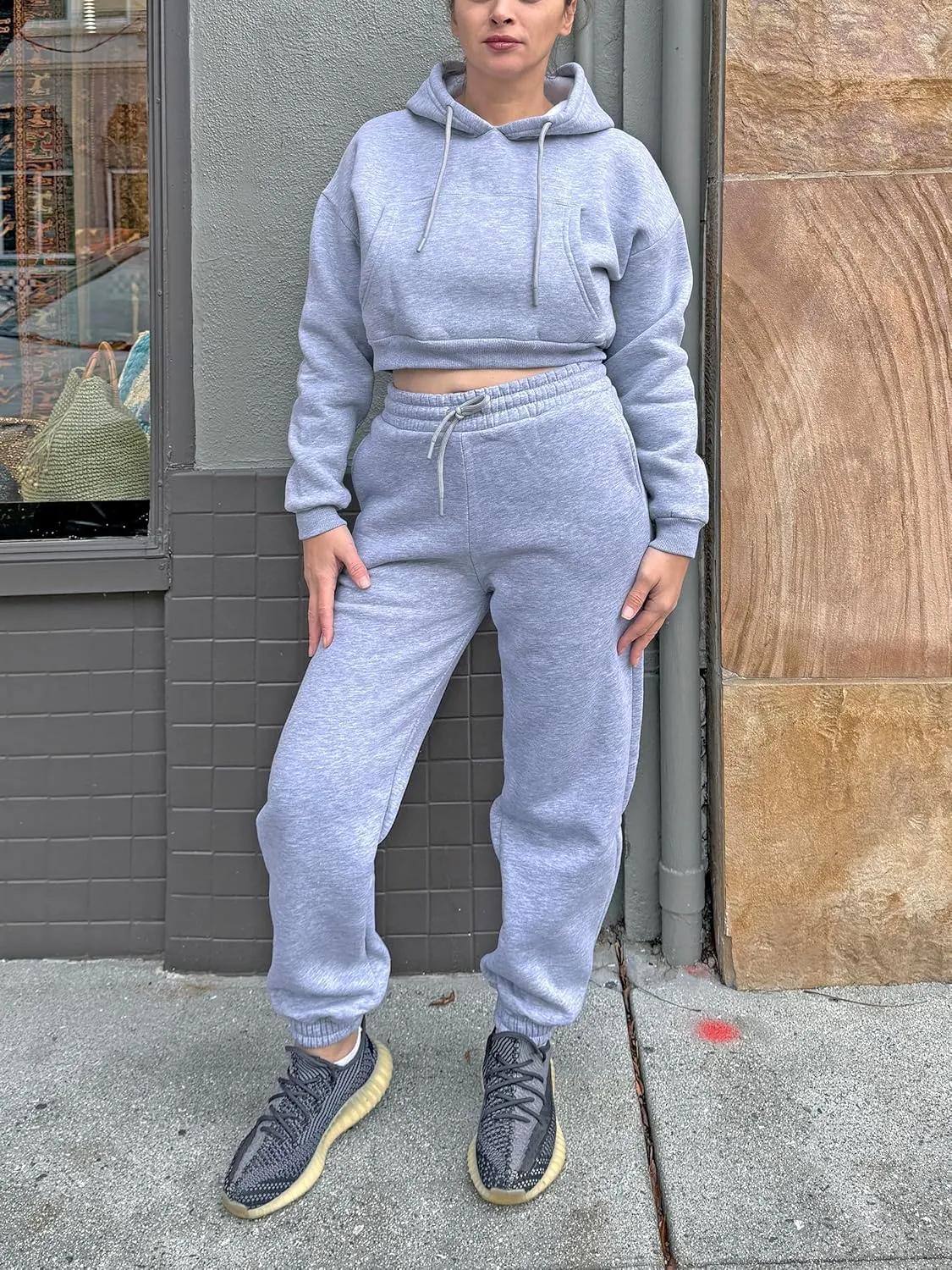 Women 2 Piece Outfits Lounge Set Cotton Fleece Sweatsuit Crop Hoodie & Jogger Pants Drawstring Long Sleeve Pocket Casual