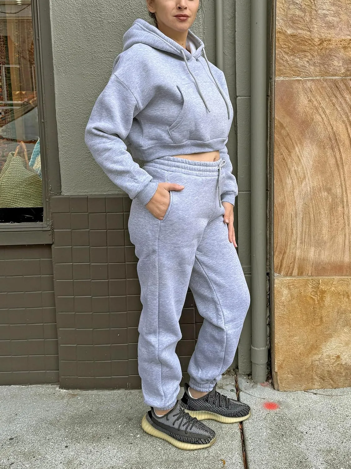 Women 2 Piece Outfits Lounge Set Cotton Fleece Sweatsuit Crop Hoodie & Jogger Pants Drawstring Long Sleeve Pocket Casual