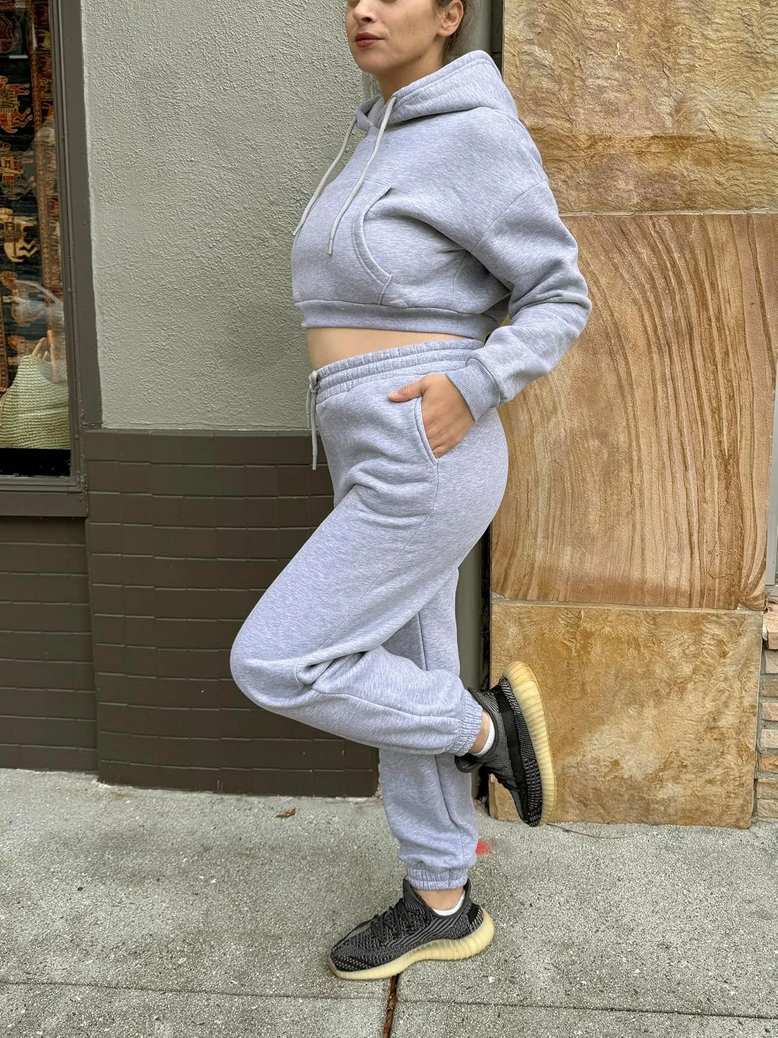 Women 2 Piece Outfits Lounge Set Cotton Fleece Sweatsuit Crop Hoodie & Jogger Pants Drawstring Long Sleeve Pocket Casual
