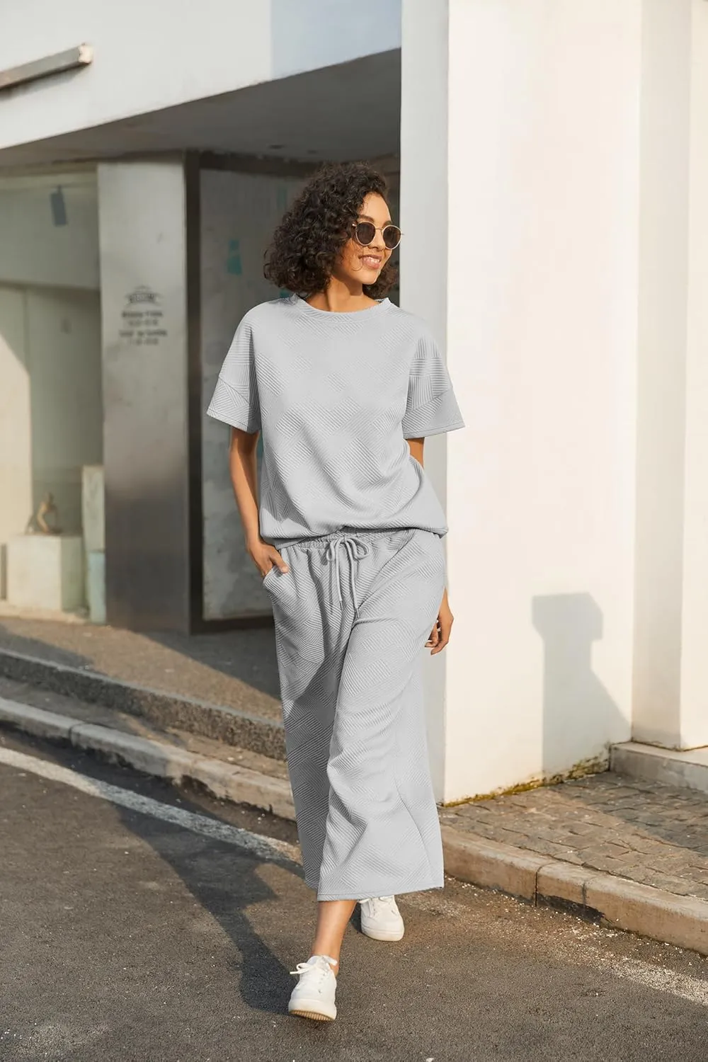 Women 2 Piece Outfits Sweatsuits Summer Lounge Set Casual Short Sleeve Pullover Tops And Drawstring Wide Leg Pants